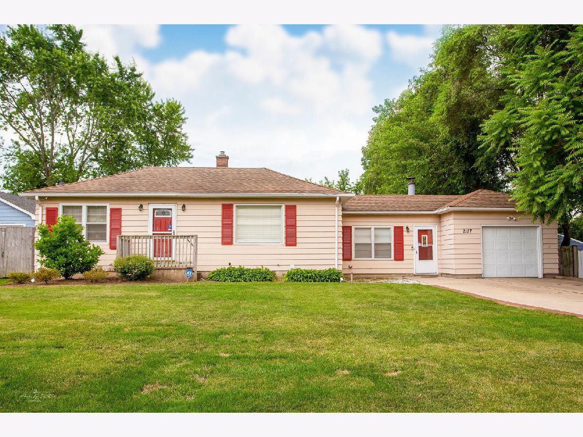 Homes Sold Bonnie Brook Waukegan Illinois, 2117 Bonnie Brook
