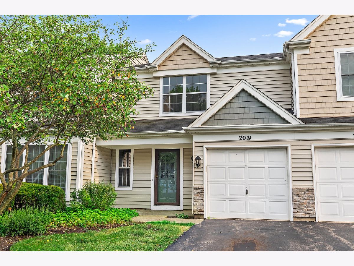 Townhomes & Homes Rented College Green Elgin Illinois, 2019 Muirfield