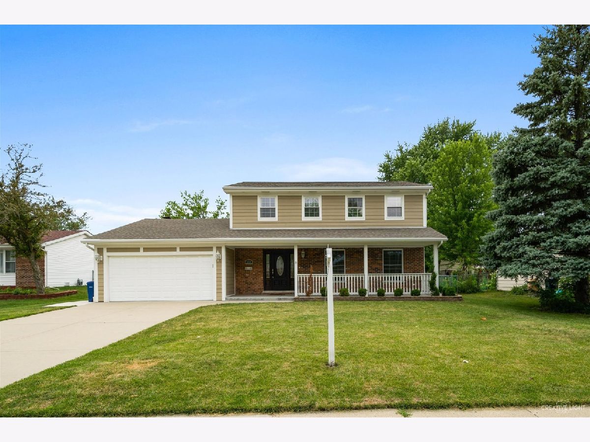 Homes & Townhomes & Condos Rented Briarcliffe Wheaton Illinois, 1458 Prospect