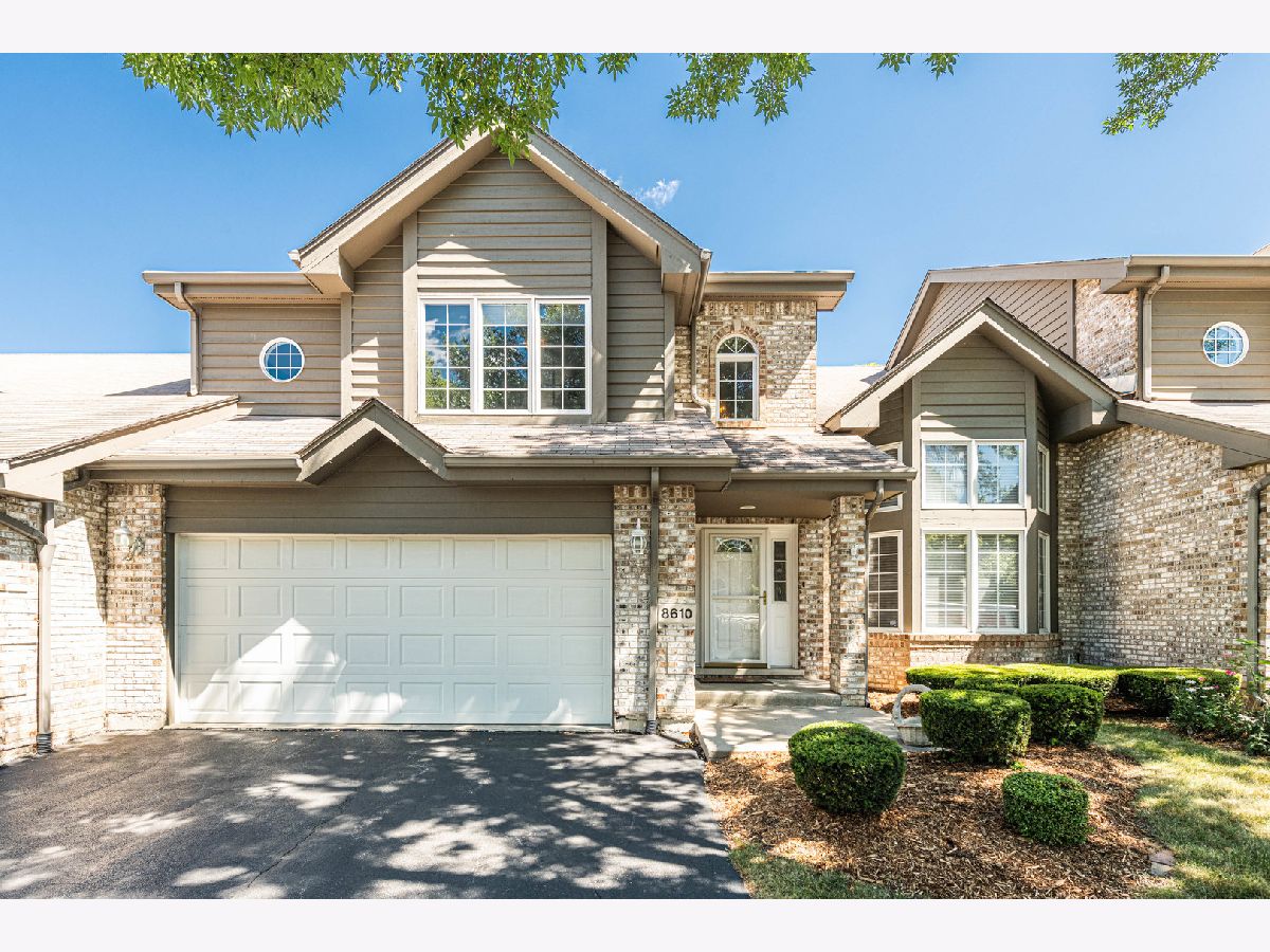 Townhomes Sold Chesterfield Place Orland Park Illinois, 8610 Kendall