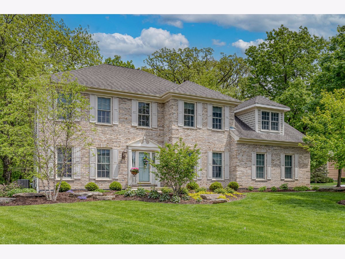 Homes Sold Durwood Forest Bartlett Illinois, 1220 Hawkins