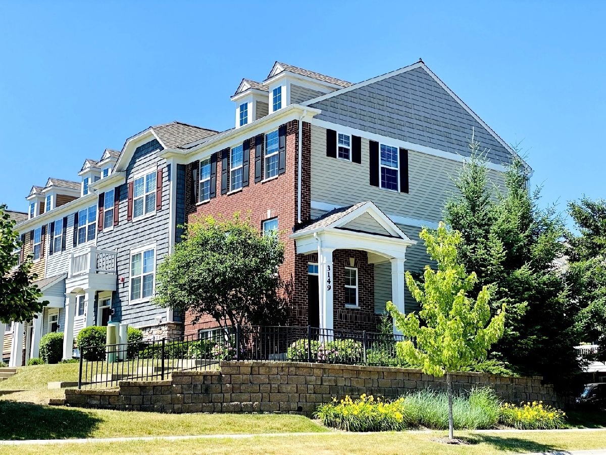 Townhomes & Homes Rented Regency At The Glen Glenview Illinois, 3149 Coral
