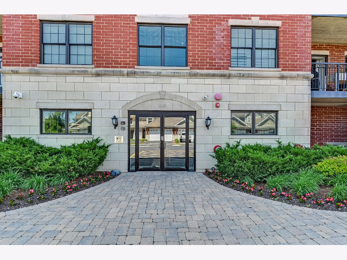 Condominiums Sold Clocktower Pointe Countryside Illinois, 10735 Clocktower