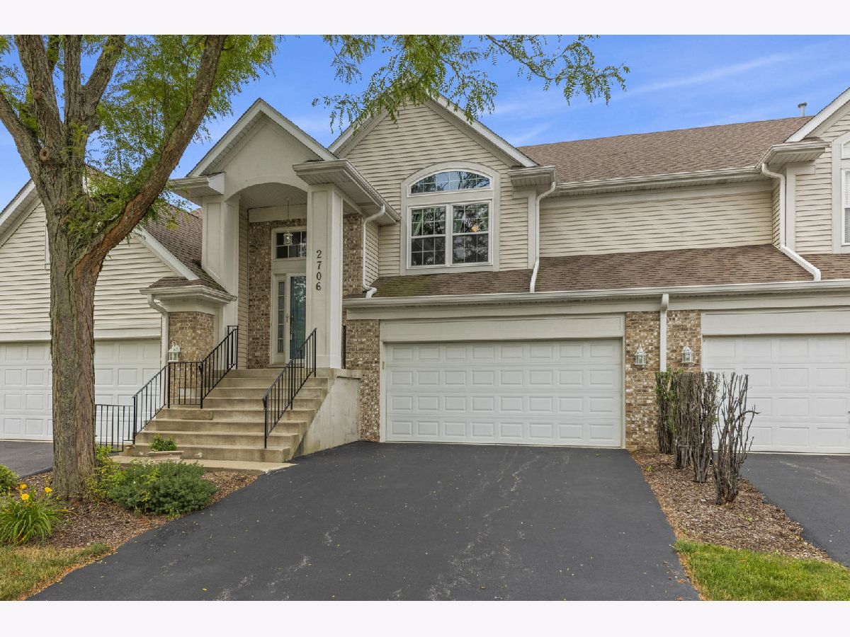 Townhomes & Condos & Homes Sold Riverwalk Plainfield Illinois, 2706 Old Woods