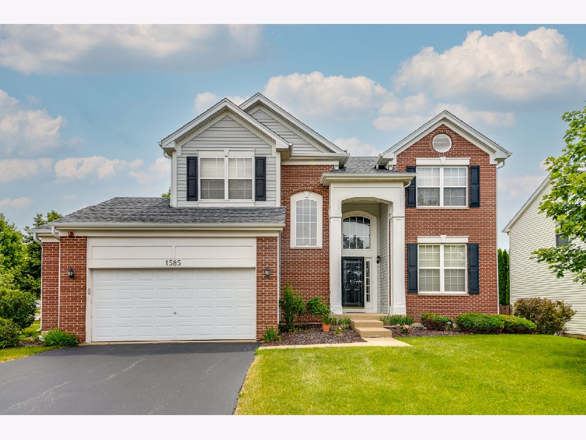 Homes & Condos & Townhomes Sold Canterbury Farms Hoffman Estates Illinois, 1585 Maureen