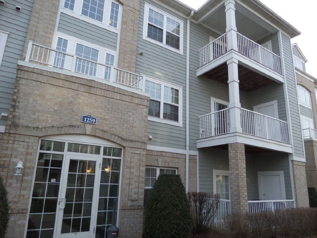 Condominiums Rented Lakeview Place Addison Illinois, 1259 Lake