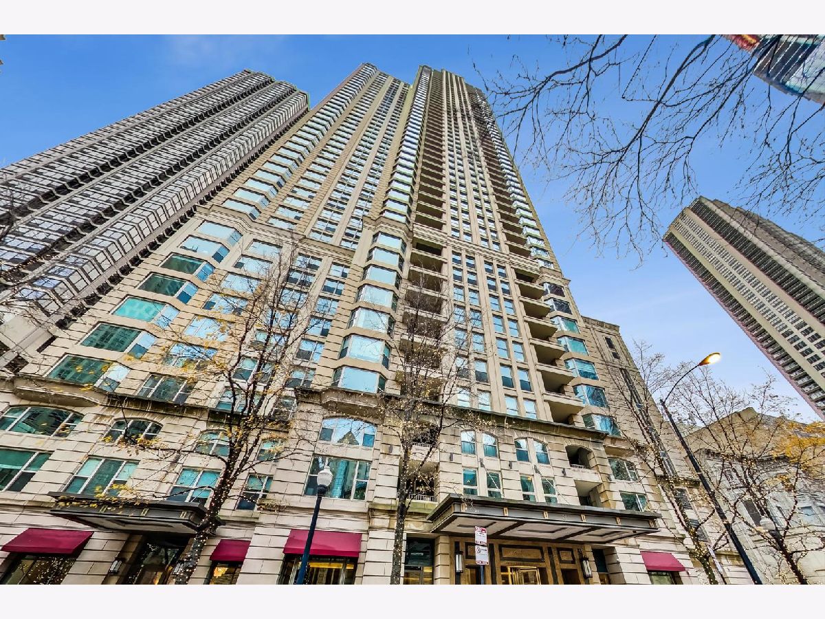 Condos & Townhomes Rented Fordham Chicago Illinois, 25 Superior