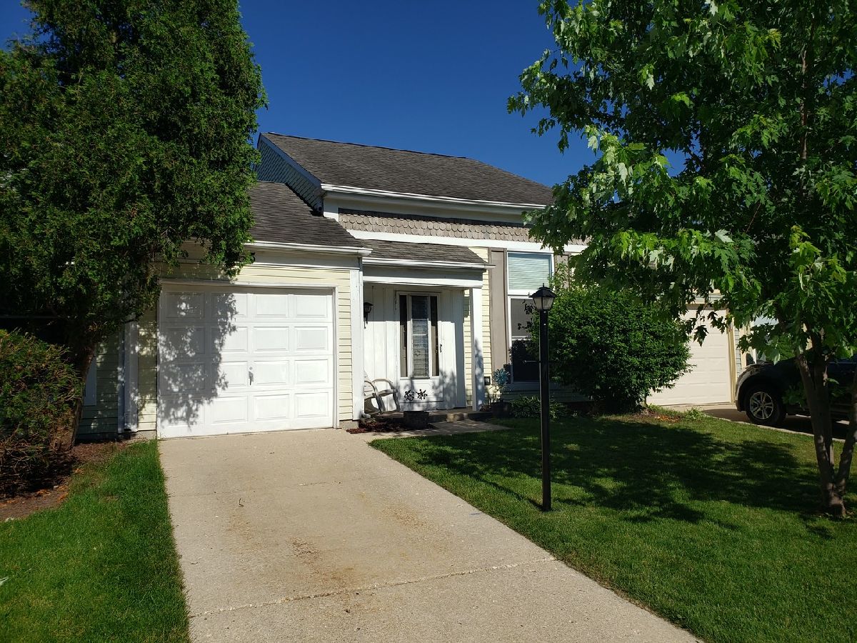 Townhomes Sold Hartford Square Hanover Park Illinois, 7505 Truman