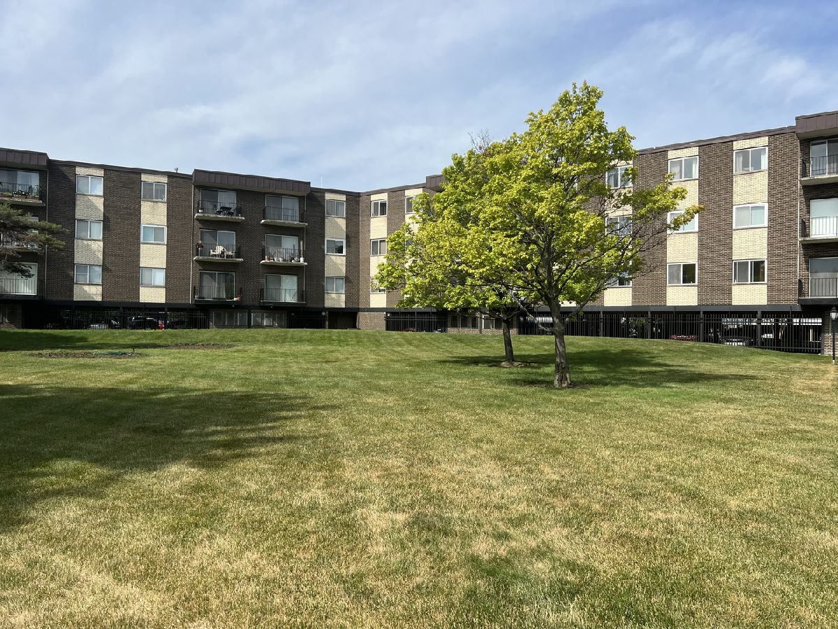 Condominiums & Homes Sold Bayport Oak Lawn Illinois, 9820 Pulaski