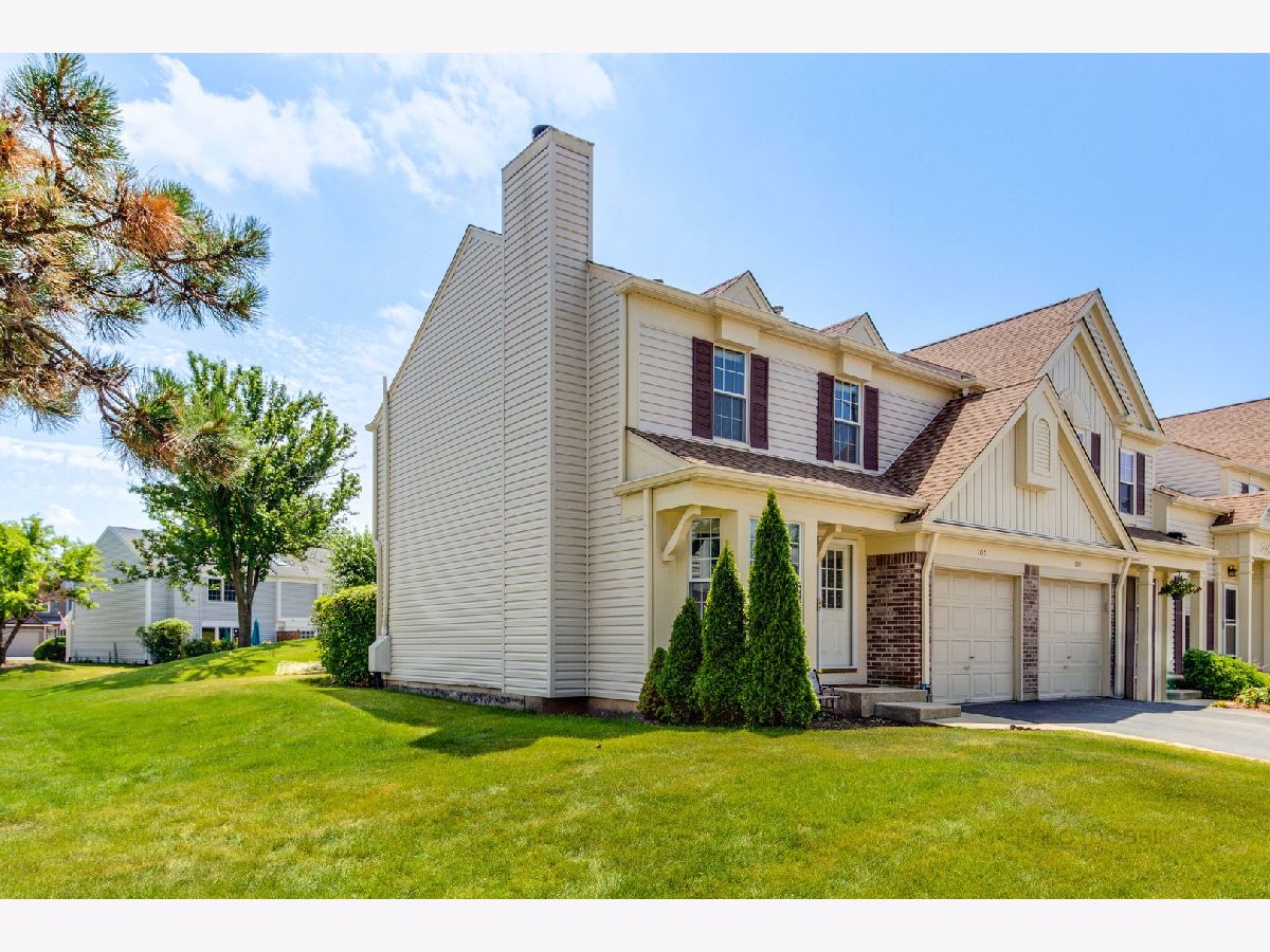 Townhomes Rented Orchard Gate Westmont Illinois, 105 Peach Tree
