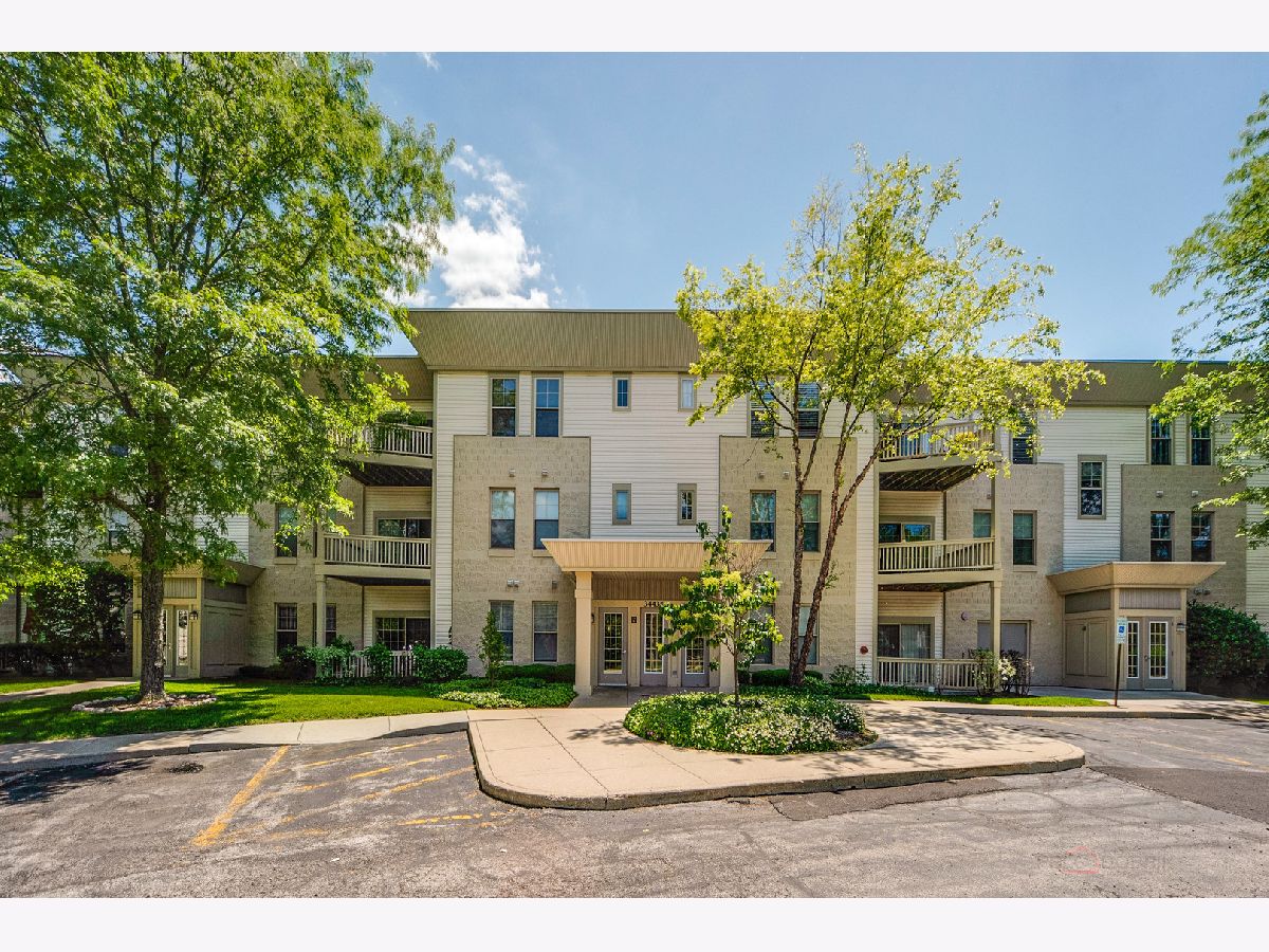 Condominiums Sold Delaware Place Gurnee Illinois, 34435 Old Walnut