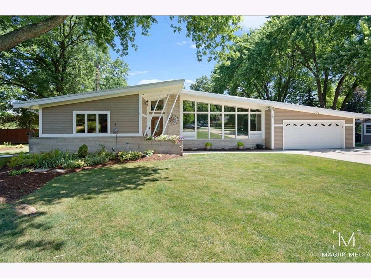 Homes Sold Riverview Heights Oswego Illinois, 74 Riverview