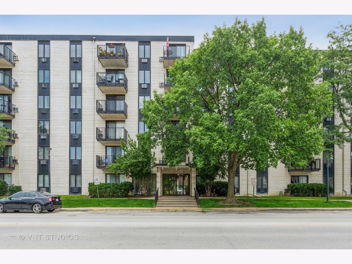 Terrace Square Niles IL, Condos & Townhomes & Homes For Sale & For Rent