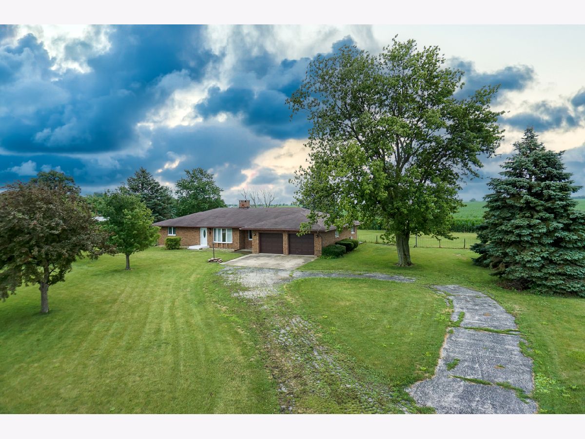  Sold Dana Illinois, 1074 2nd