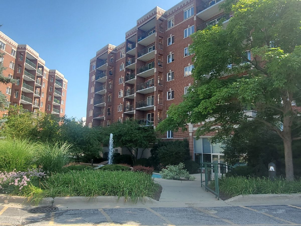 Condominiums Rented River Pointe Des Plaines Illinois, 650 River