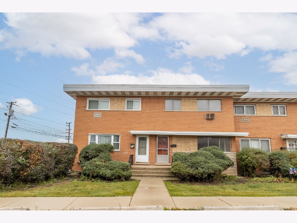 Townhomes & Condos Sold Greenwood Park Des Plaines Illinois, 8710 Gregory