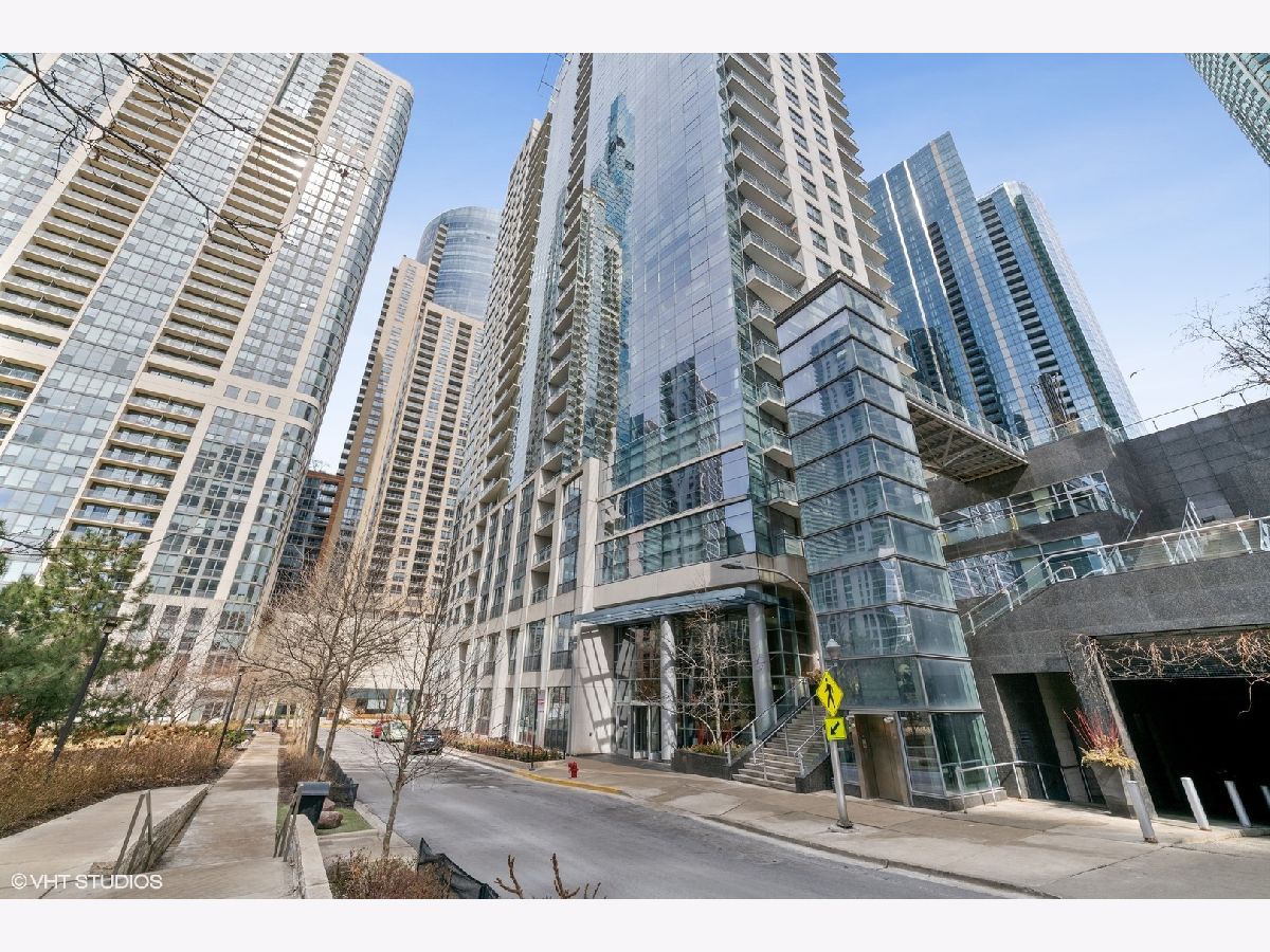 Condos & Townhomes Sold Lancaster Chicago Illinois, 201 Westshore