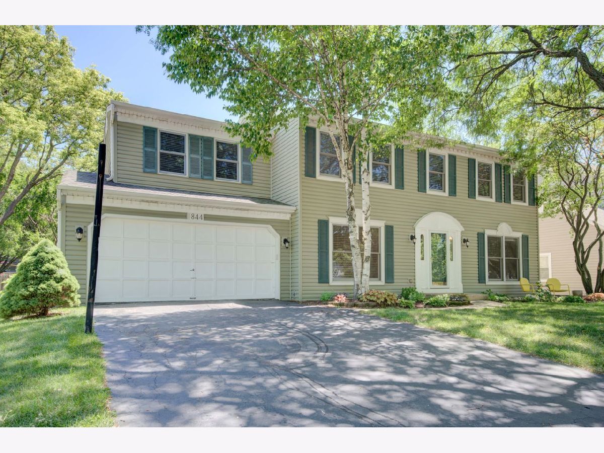 Homes Sold Hunters Woods Naperville Illinois, 1844 Fairoak