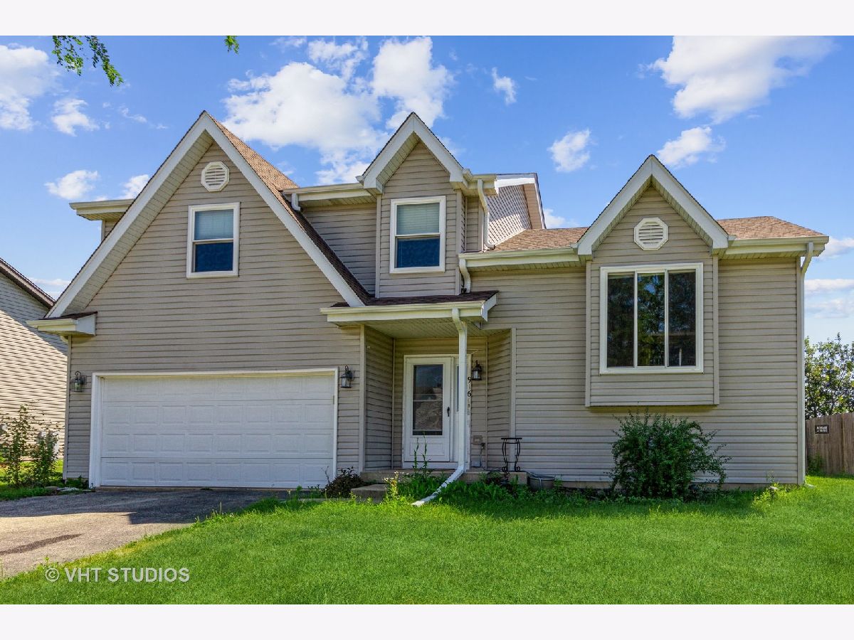 Homes & Condos & Townhomes Sold Meadowbrook Elwood Illinois, 916 Arrowhead