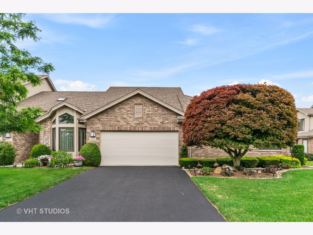 Townhomes & Homes Sold Brookridge Creek Frankfort Illinois, 10614 Brookridge