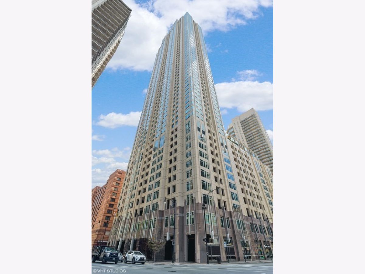 Condos & Townhomes Sold Millenium Centre Chicago Illinois, 33 Ontario