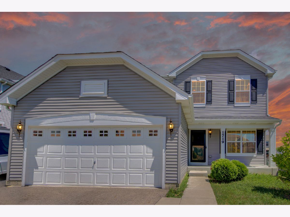 Condos & Townhomes & Homes Sold Remington Pointe Fox Lake Illinois, 1719 Wentworth
