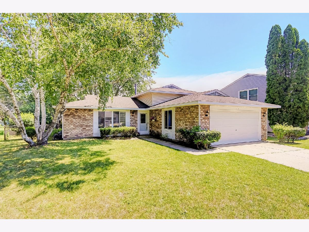Homes Sold Summerfield Roselle Illinois, 831 Harvest