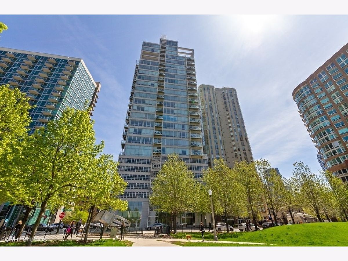 Condominiums Rented Kingsbury On The Park Chicago Illinois, 653 Kingsbury