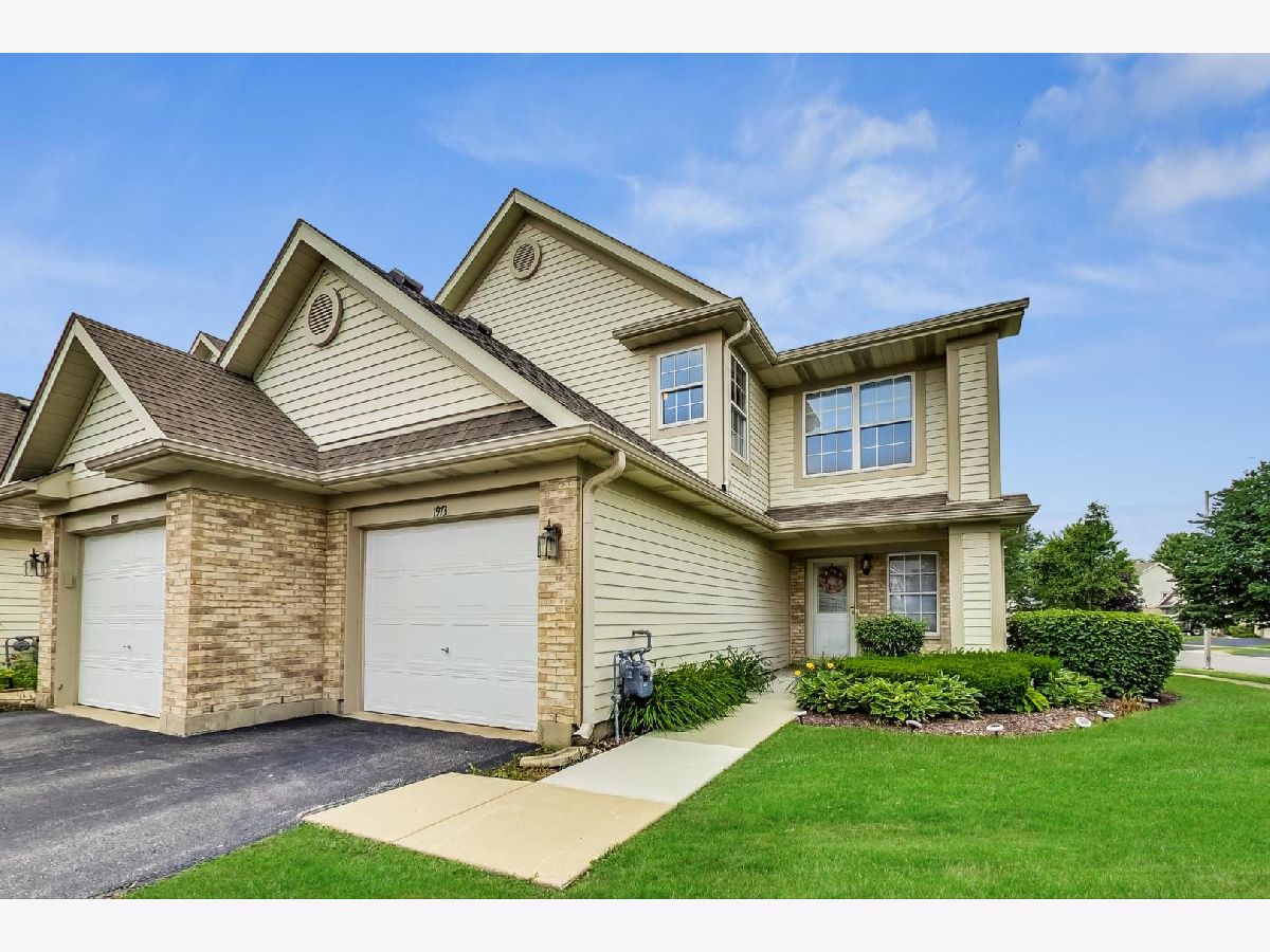 Briar Pointe Schaumburg IL, Townhomes & Condos For Sale & For Rent