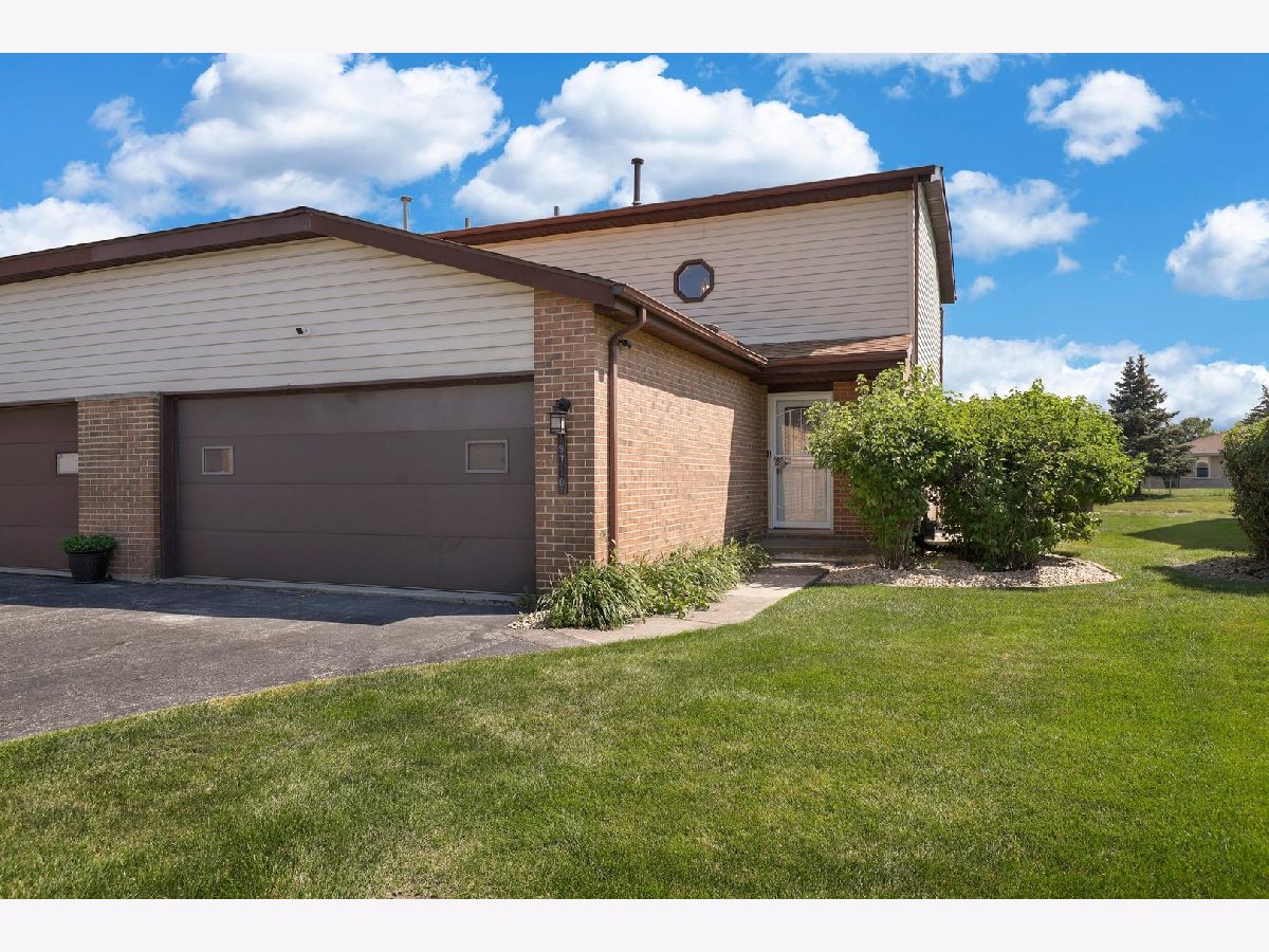 Homes & Townhomes Sold Lake Lynwood Lynwood Illinois, 19710 Lake Shore Drive