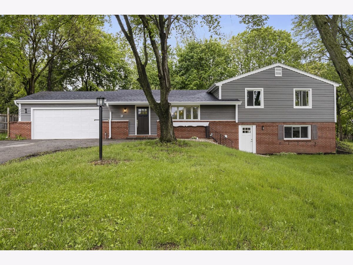 2203 Edgebrook Drive, Rockford, Illinois 61107 MLS 11462620 WinterCohen