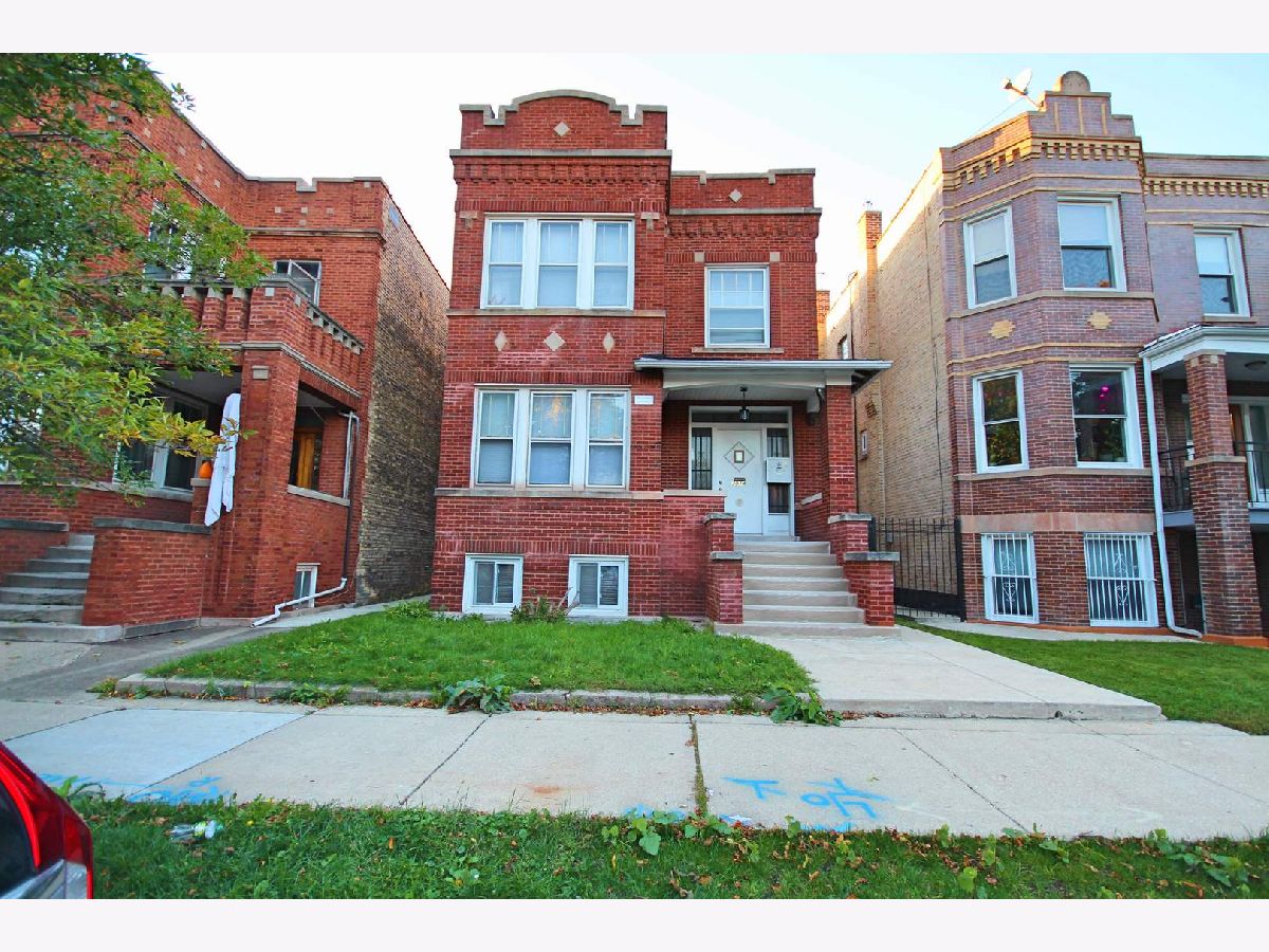 Condos & Townhomes & Homes Rented Avondale Estates Chicago Illinois, 3014 Haussen