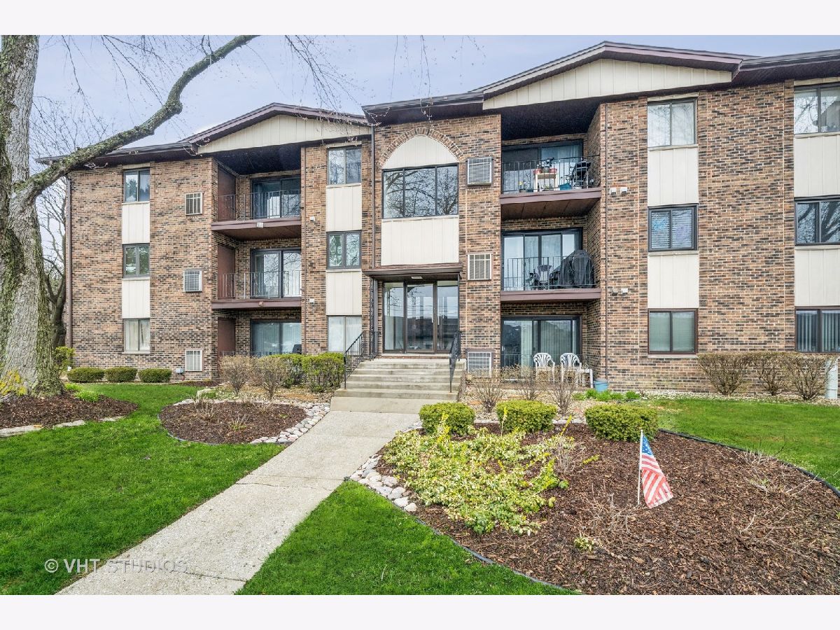 Condominiums Sold Applegate Crestwood Illinois, 14033 Laramie