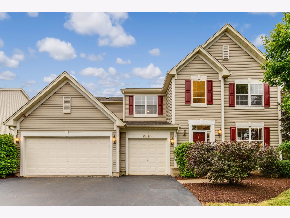 Homes & Condos & Townhomes Sold Canterbury Farms Hoffman Estates Illinois, 6065 Russell
