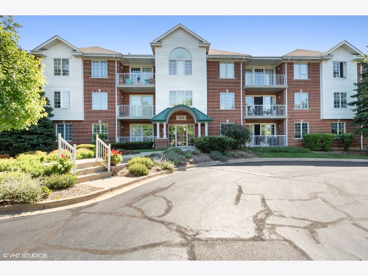 Condominiums Rented Creekside Pointe Barrington Illinois, 543 Hough