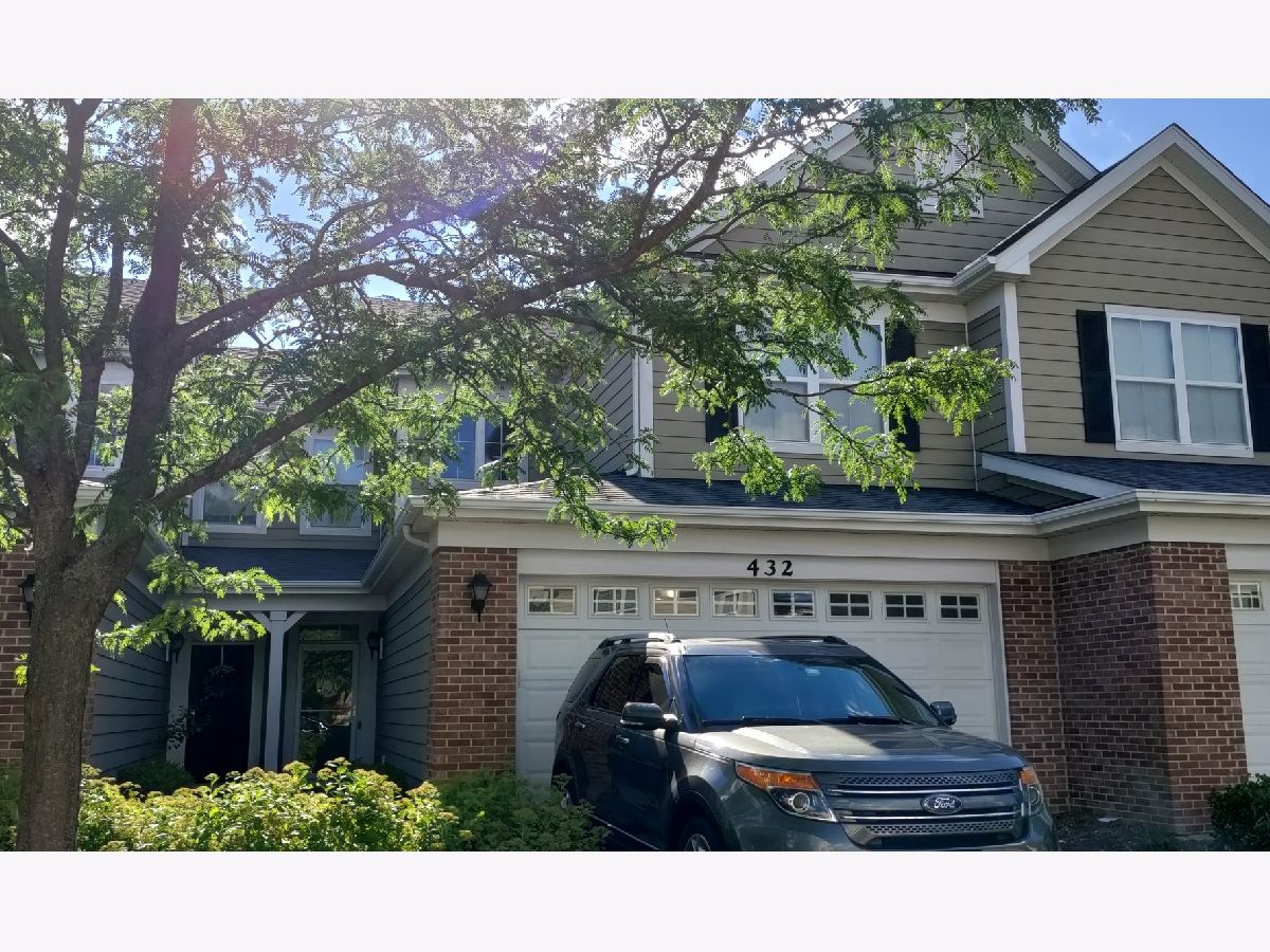 Homes & Townhomes Rented Providence Elgin Illinois, 432 Acushnet
