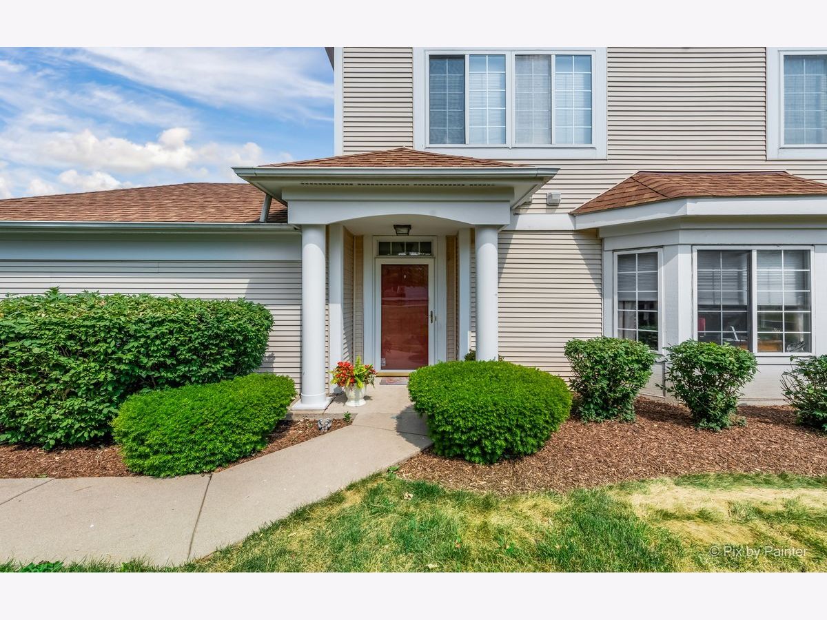 Townhomes & Condos Sold Sierra Ridge Elgin Illinois, 2077 College Green