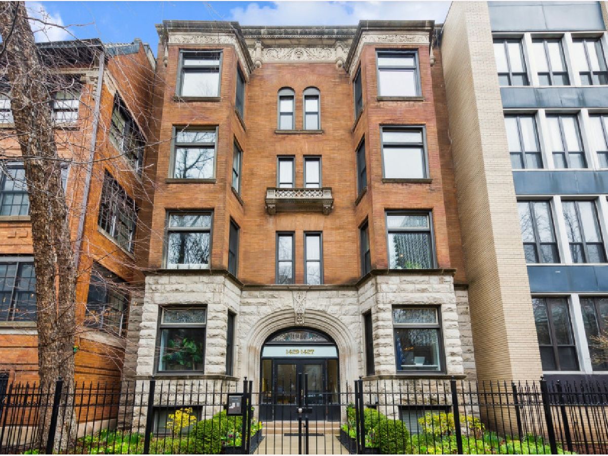 Condos & Townhomes Rented Cordova Chicago Illinois, 1427 Dearborn