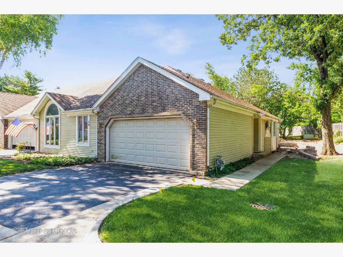 Condos & Townhomes & Homes Sold Spring Oaks Elgin Illinois, 24 White Oak
