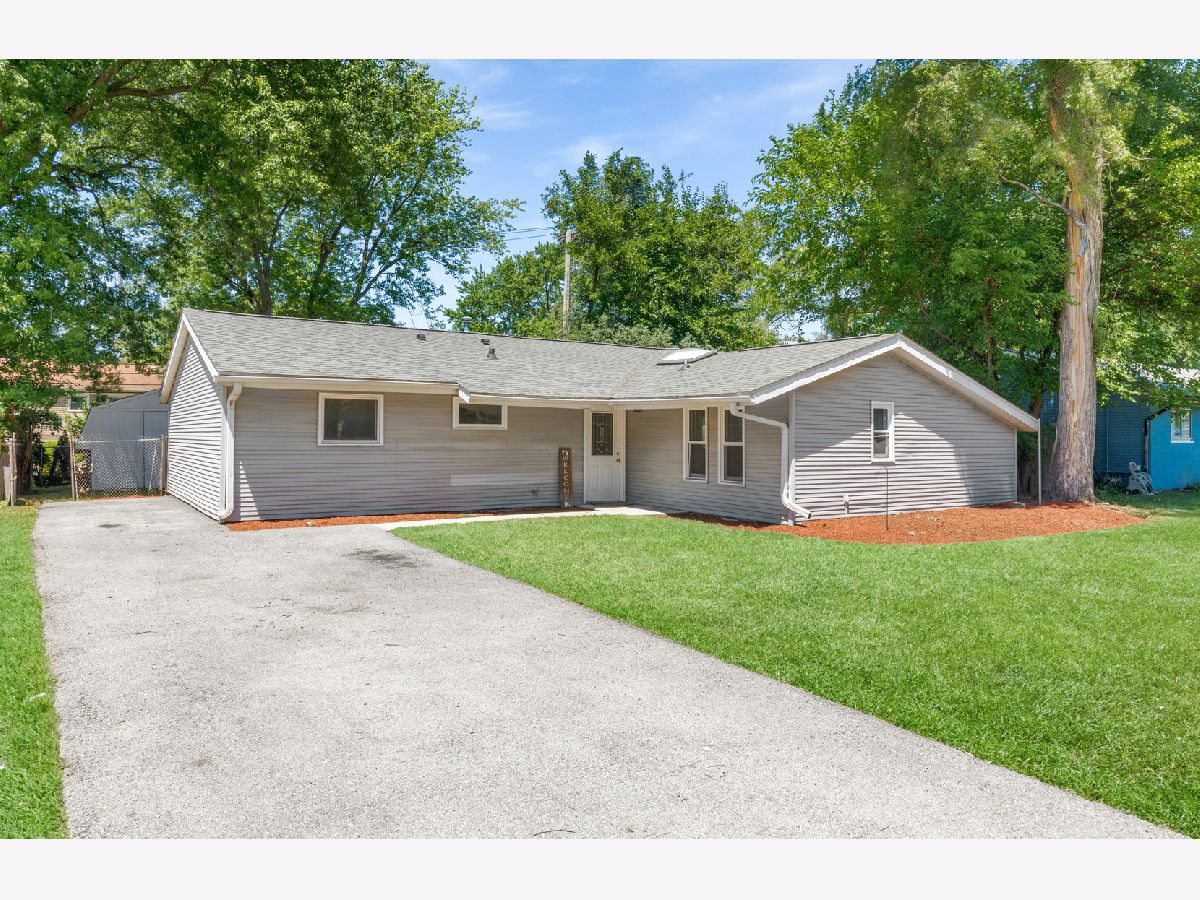 Homes Sold Colonial Village Bolingbrook Illinois, 121 Queenswood
