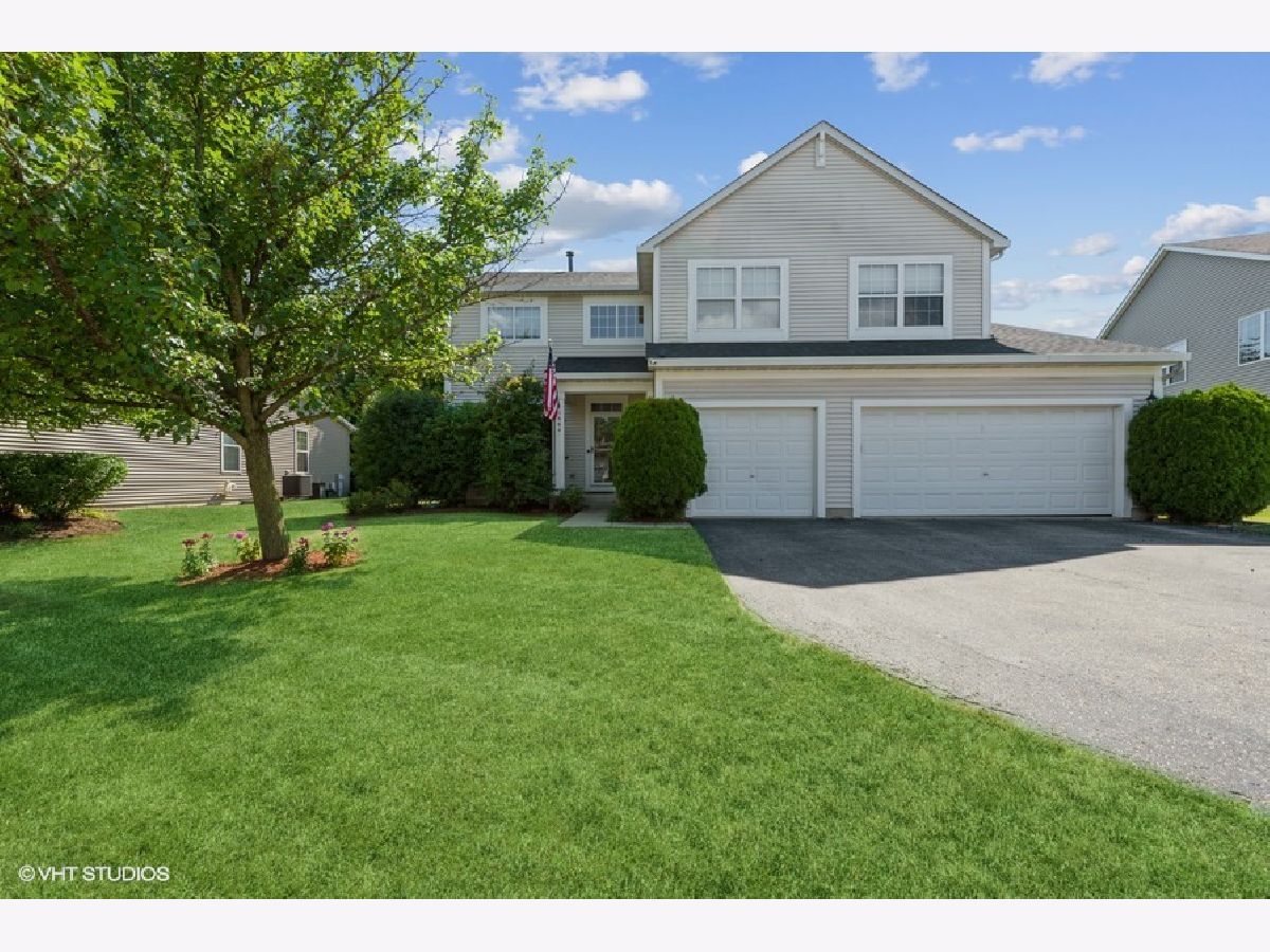 Homes Sold Natures Ridge Lindenhurst Illinois, 1664 Natures