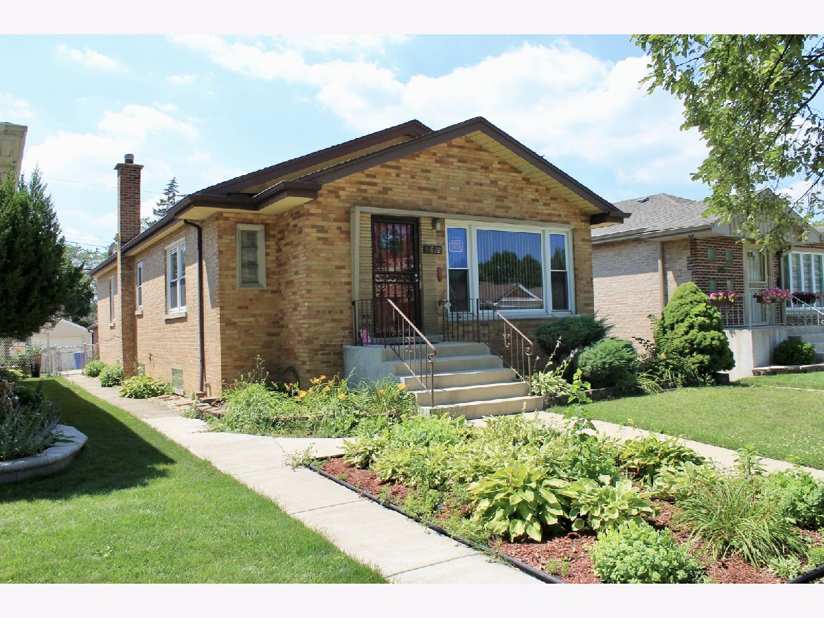 Homes & Condos & Townhomes Sold Beverly Woods Chicago Illinois, 11622 Campbell