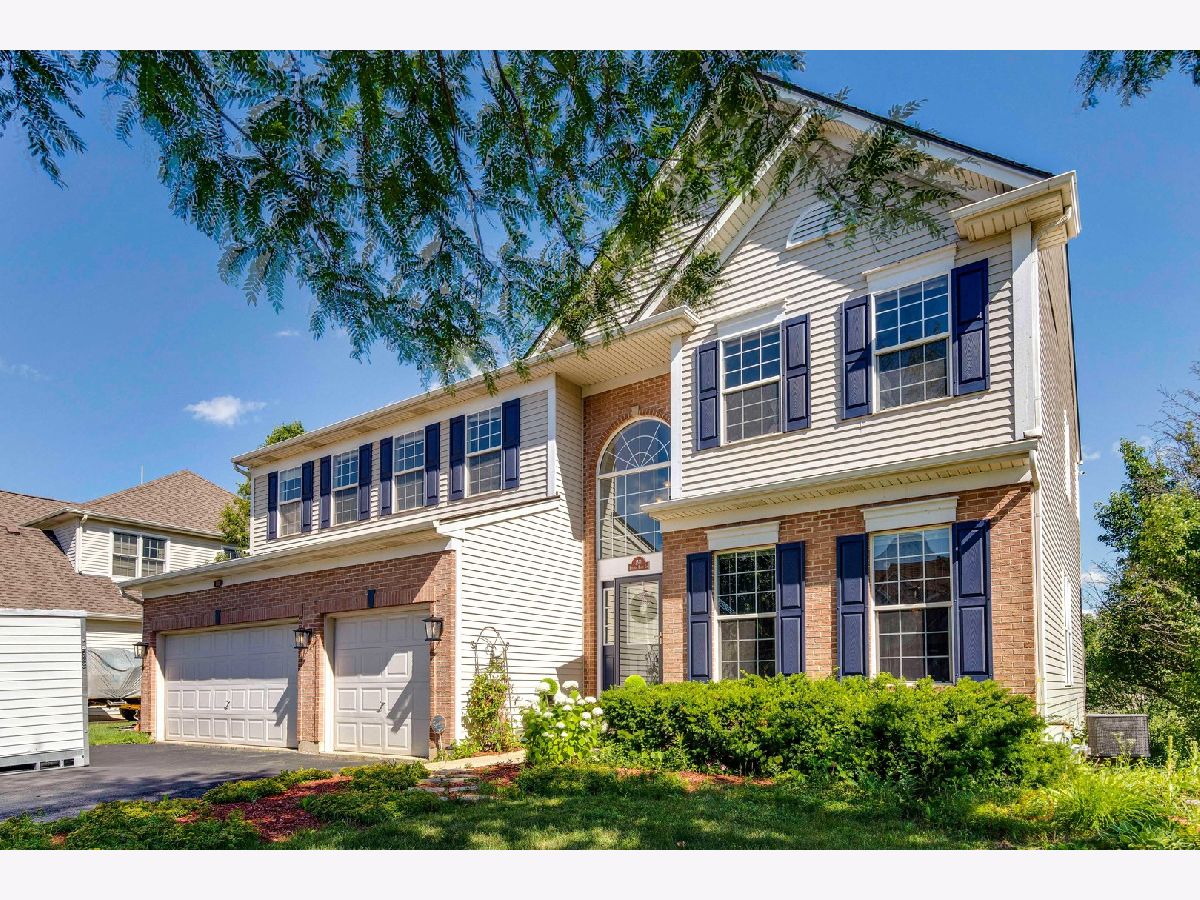 Homes Sold Brittany Hills Algonquin Illinois, 1511 Boulder Bluff