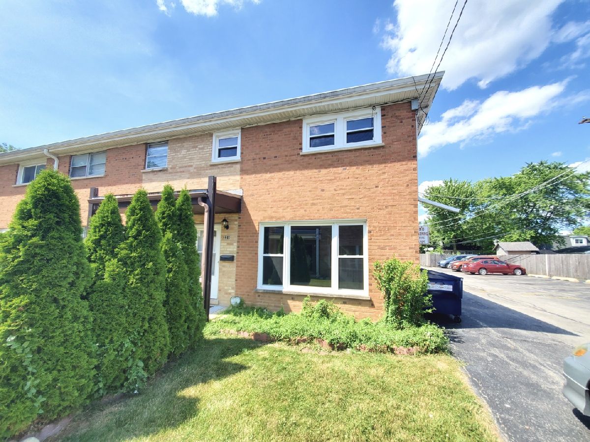 Townhomes Sold North Towne Homes North Aurora Illinois, 221 Linn