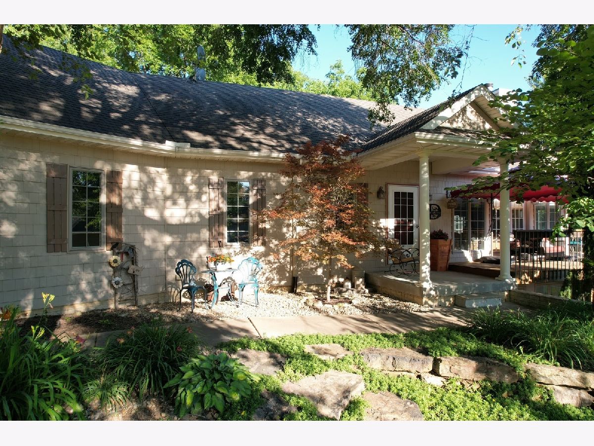  Sold Dahinda Illinois, 26 Oak Point