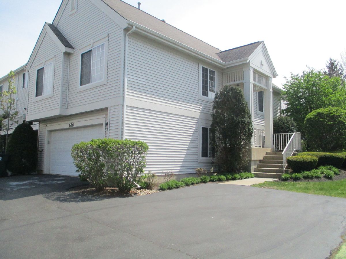 Homes & Townhomes & Condos Rented Madrona Village Round Lake Illinois, 656 Rosehall