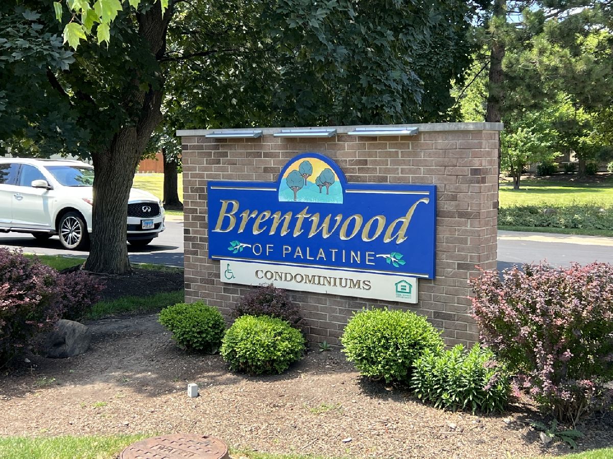 Condominiums Rented Brentwood Palatine Illinois, 1461 Winslowe