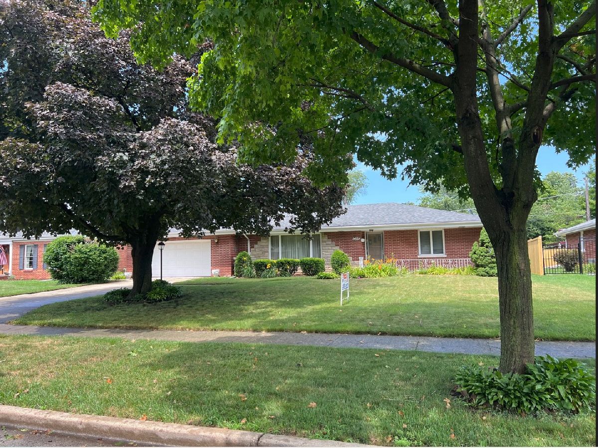 Homes Sold Luellyn Acres Joliet Illinois, 1305 Mason