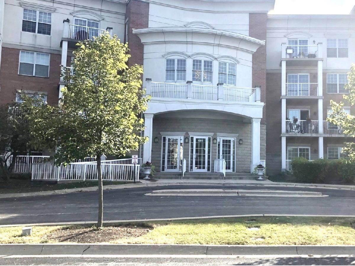 Condominiums Sold Fountains Of Arlington Arlington Heights Illinois, 601 Rand