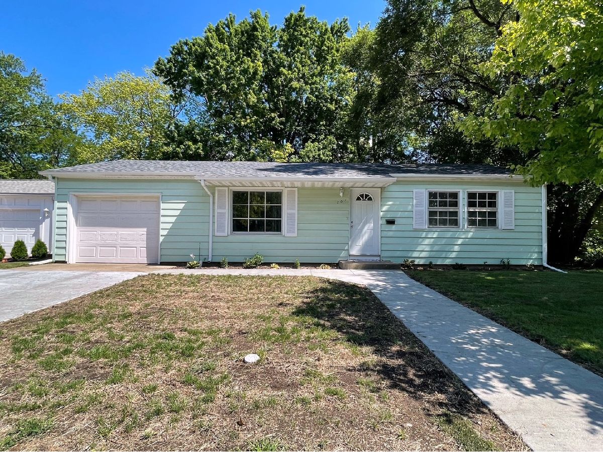 Homes & Condos & Townhomes Sold Prairie Gardens Pontiac Illinois, 207 Torrance